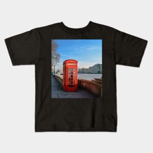 Red telephone box Kids T-Shirt